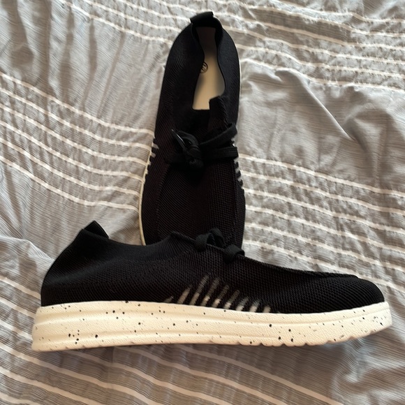 Brand New never worn Hey Dude knockoff. - Picture 2 of 4